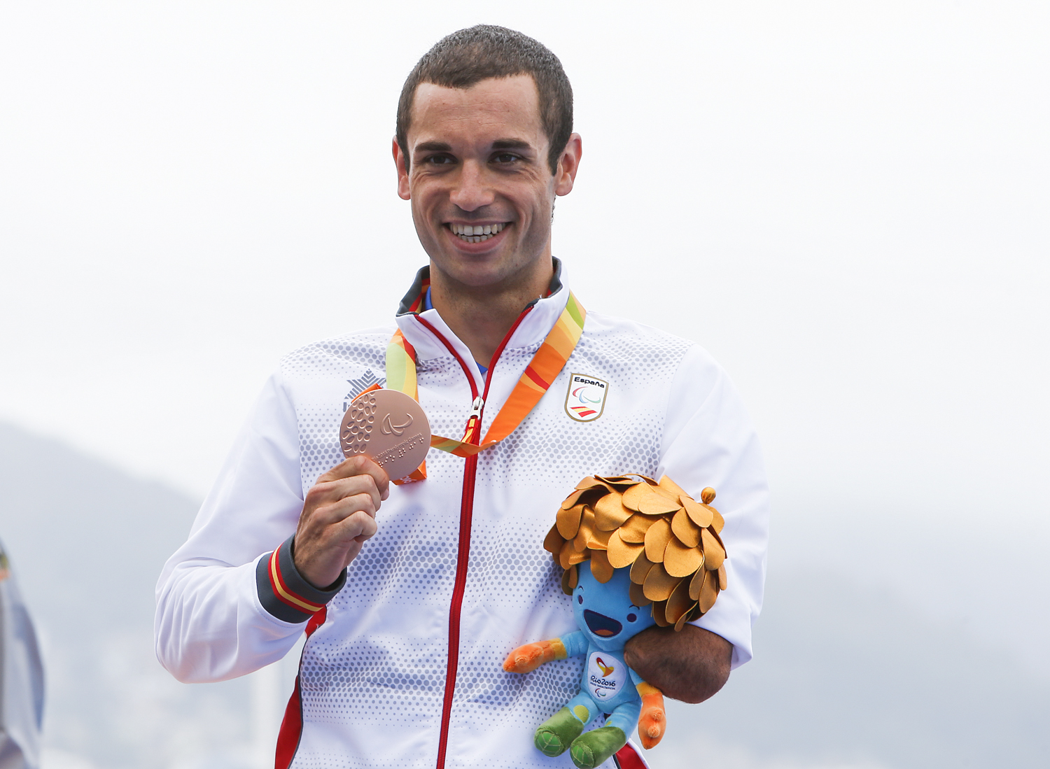 Jairo Ruiz consigue el bronce en triatlón. La primera vez que el deporte se estrena en los Juegos Paralímpicos.
