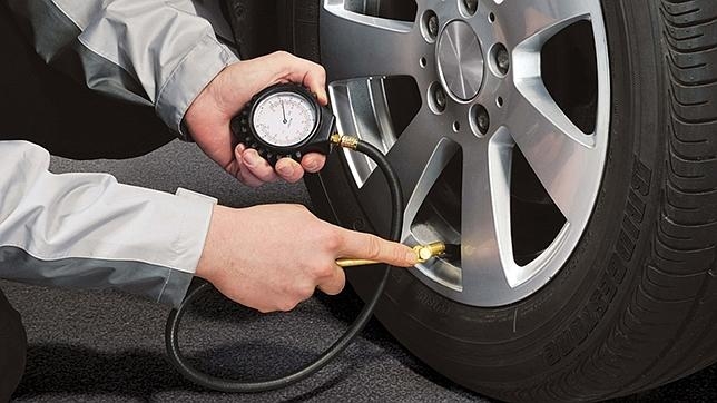 Una correcta presión en los neumáticos es fundamental